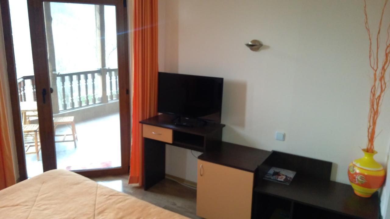 Guest House Alfa Daniel Balkanets  Bagian luar foto